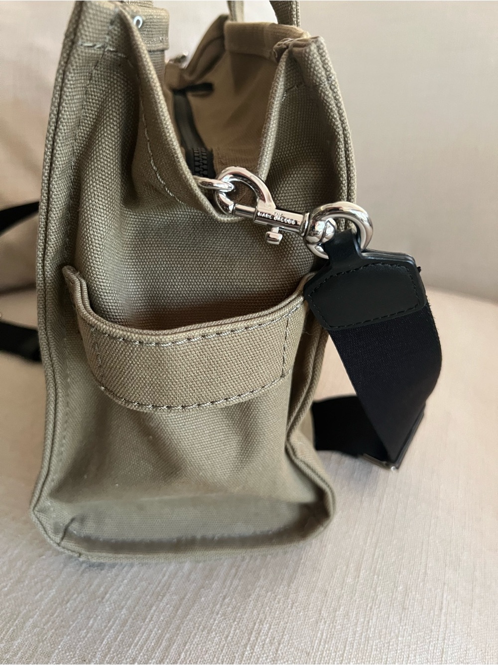 Marc Jacobs Khaki Canvas Medium Messenger Tote with Black Strap - Picture 4 of 6